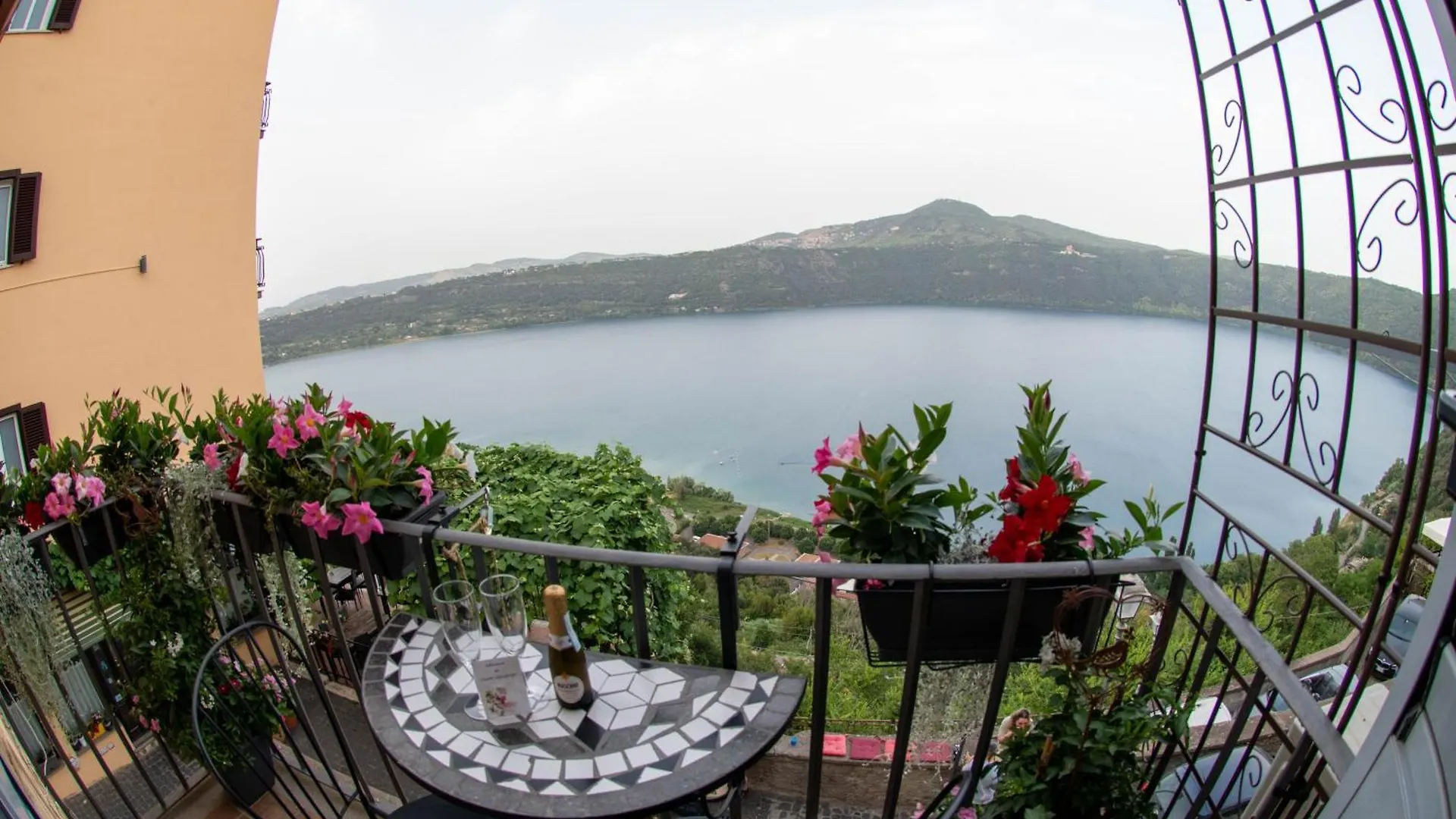 B&B Carpe Diem Vista Lago Castel Gandolfo 0*,  Italia