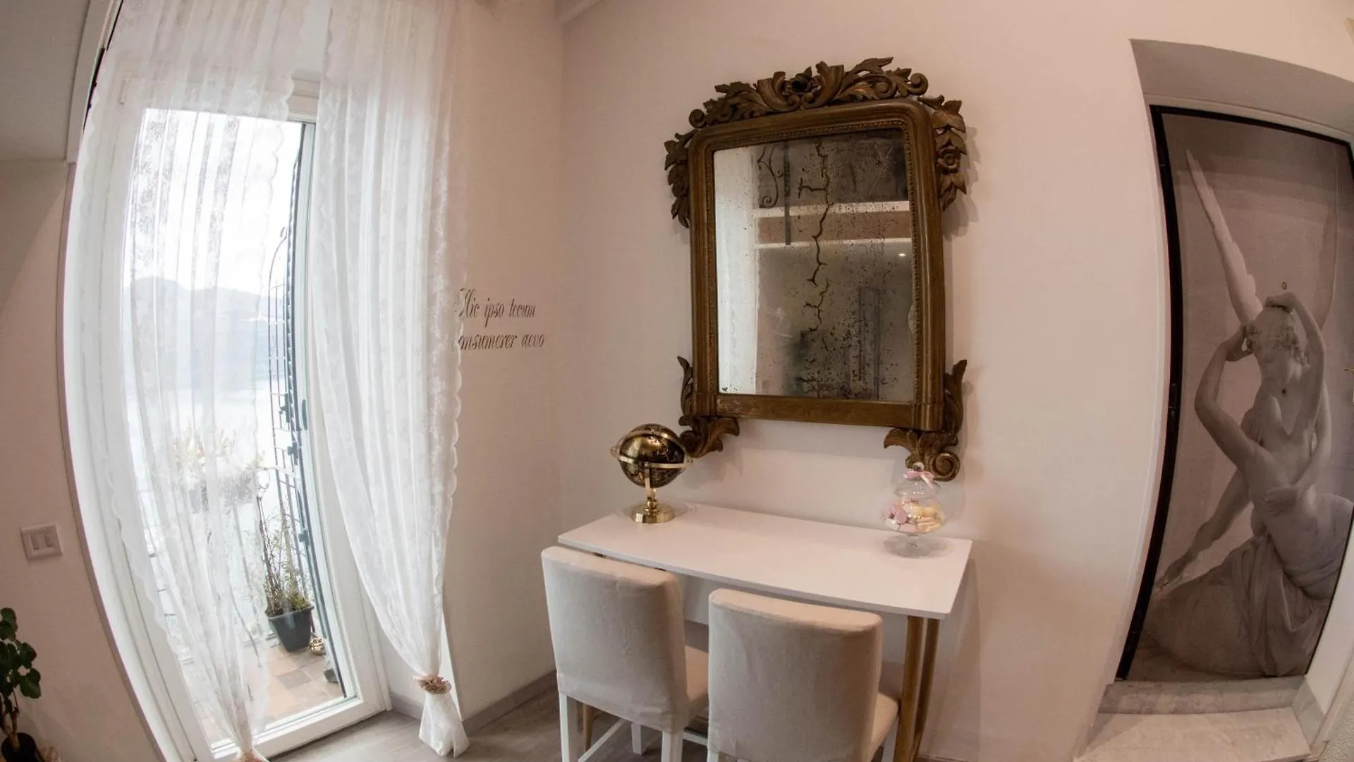 B&B Carpe Diem Vista Lago Castel Gandolfo Bed & Breakfast